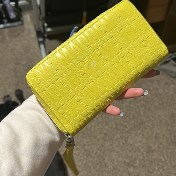 Steve Madden, yellow wallet, wristlet - Picture 2 of 5